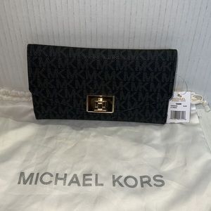 BNWT Michael Kors Cassie Large Trifold Wallet (Black/Gold)